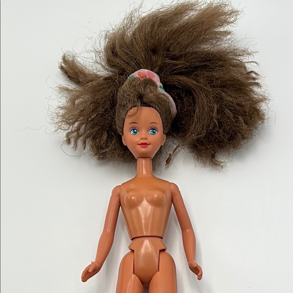Vintage 1987 Barbie Doll Brown Hair Green Eyes Brunette Malaysia Body